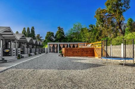 Grey House - 4
