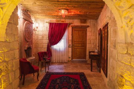 Solo Cave Suites - 136