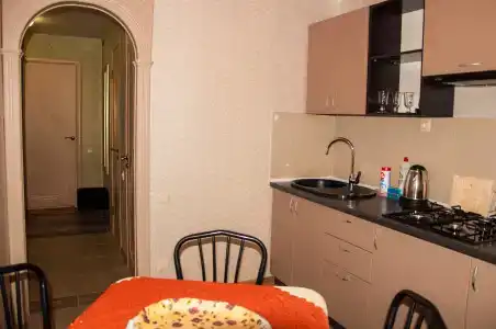 на Республиканской - 6