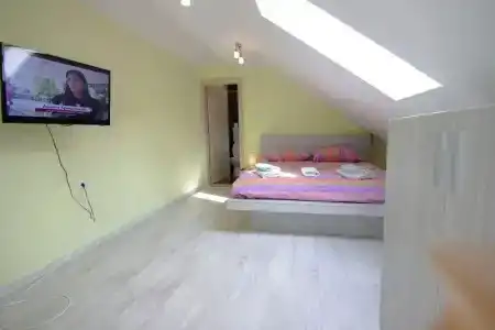 Central Park Residence - 113