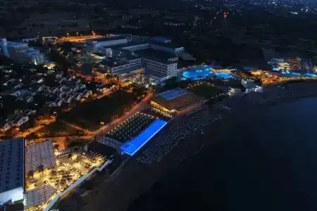 Acapulco Resort - 10