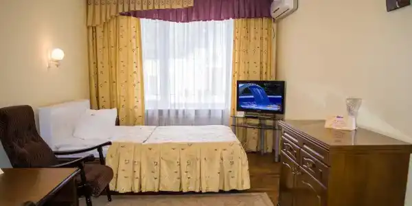 Днепровские сосны - 1