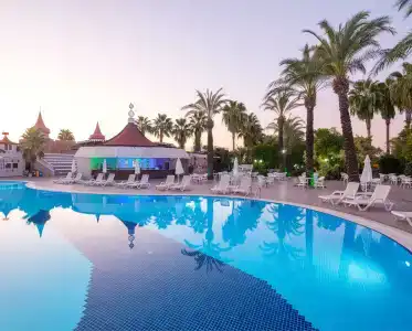 Aydinbey Famous Resort - 4