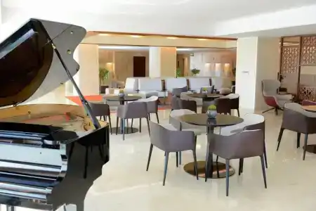 Crowne Plaza Muscat, An Ihg - 6