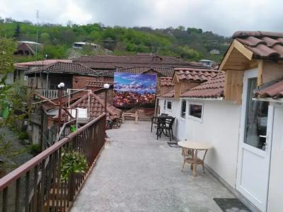 Three Gracia - 2
