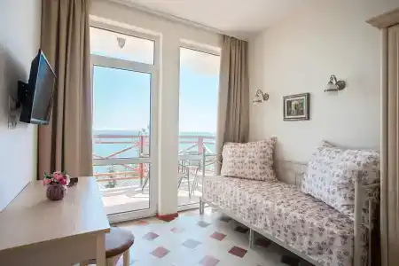 Eco-Village - 12