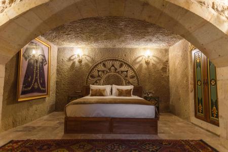 Solo Cave Suites - 98