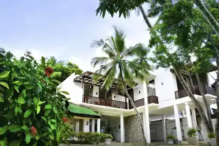Sea View Tourist Inn - 0