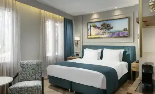 Royan Suites - 26