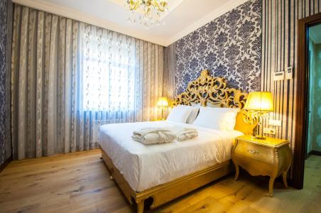 Royal Residence - 81