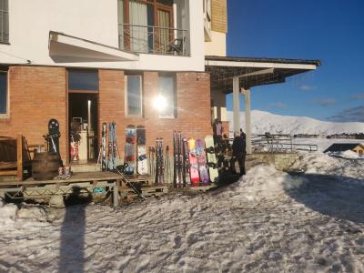 Khizina Rezo | REZO HUT - 11