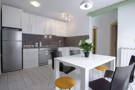 Central Park Residence - 114