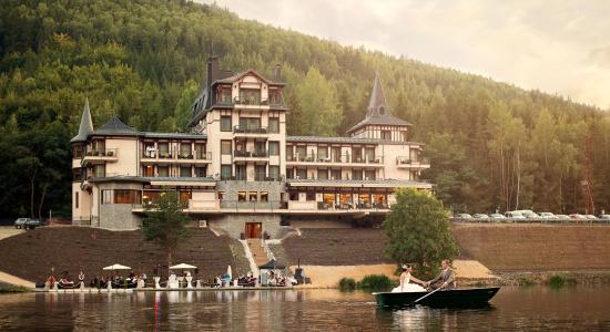 Retro Riverside Wellness Resort - 2