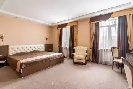 Губернский - 10