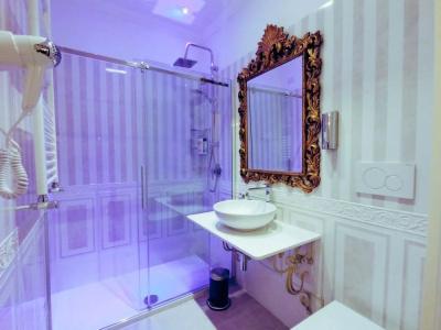 Impero Vaticano Suites Guest House - 17