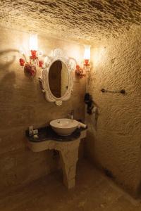 Solo Cave Suites - 95