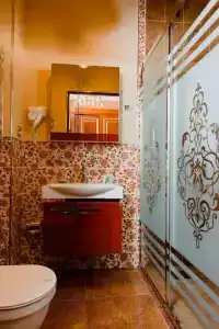Royal Antique - 63