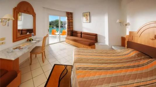 Riviera - Family and couples only - 27