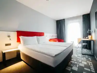 Q Kraków - 24