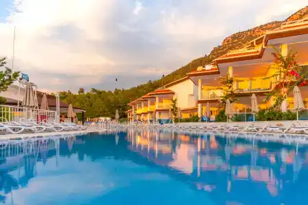 Garcia Resort & Spa - Ultra All Inclusive or Bed & Breakfast - 24