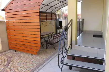 Travel House - 8