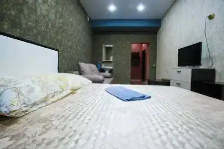 Уездный двор - 16