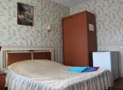 У домика Петра - 45