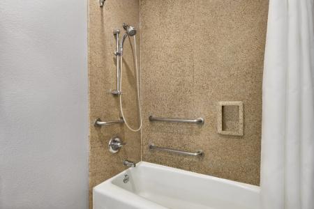 Days Inn & Suites by Wyndham Houston Hobby Airport - 19