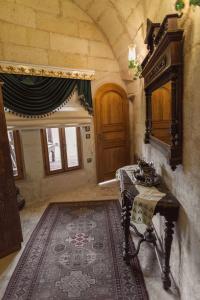Solo Cave Suites - 33