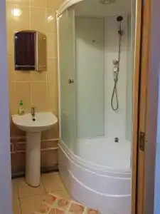 В центре + - 22