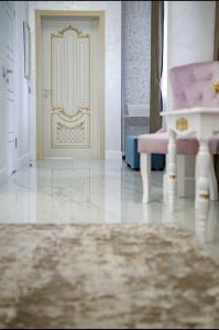 Silver House - 28