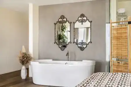 Ansen and Suites - 211