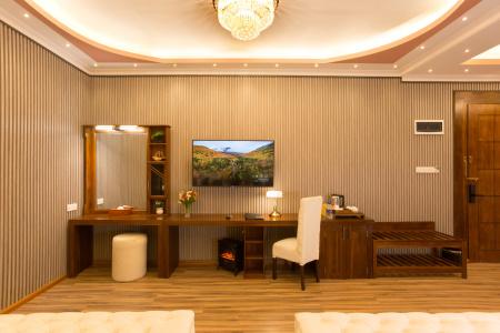 Grand Turf - 12