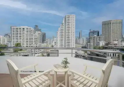 Centre Point Sukhumvit 10 - 65