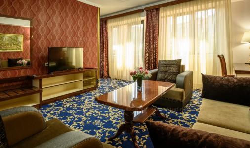 Royal Plaza - 111