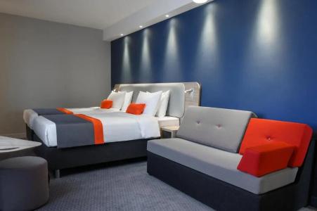 Holiday Inn Express Almaty - 20