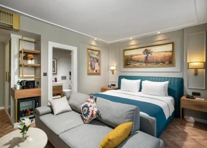 Royan Suites - 32