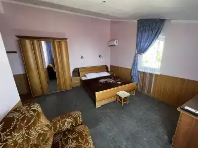 Три Дельфина - 51