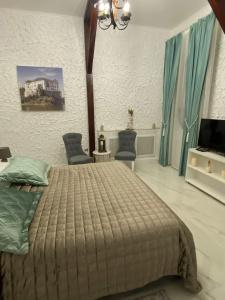 Silver House - 62