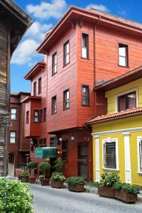 Rose Garden Suites - 2