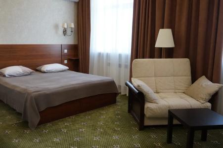 Нефтяник - 44