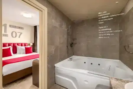 Ramada by Wyndham Istanbul Pera - 80