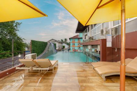 Beach Corridor & Spa - 9