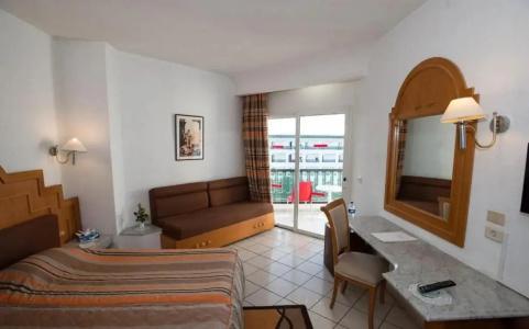 Riviera - Family and couples only - 9