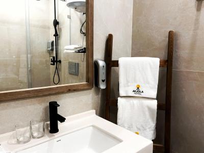 West Inn Akjola - 44