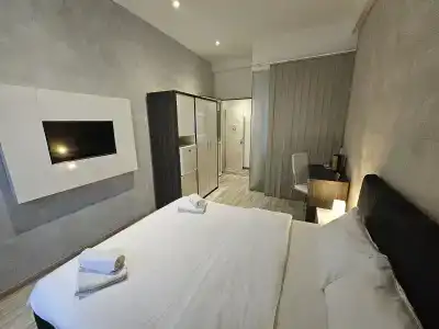 Central Park Residence - 11