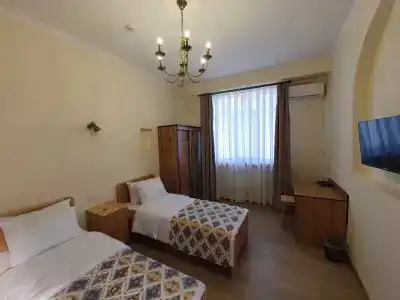 Chorsu Inn - 3