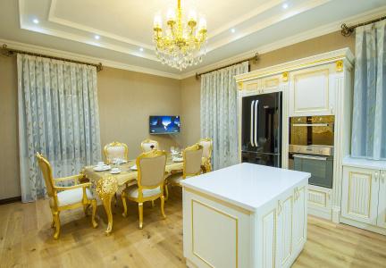 Royal Residence - 119