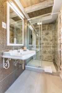 Heritage Palace Varos - Mag Quaint & Elegant Boutiques - 124