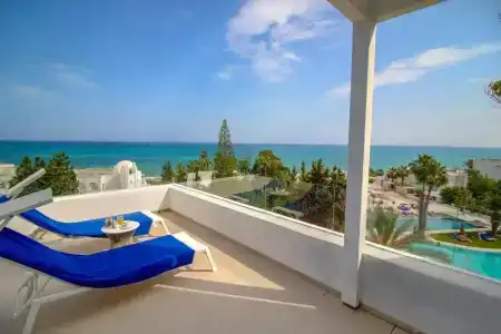 Royal Azur - 1